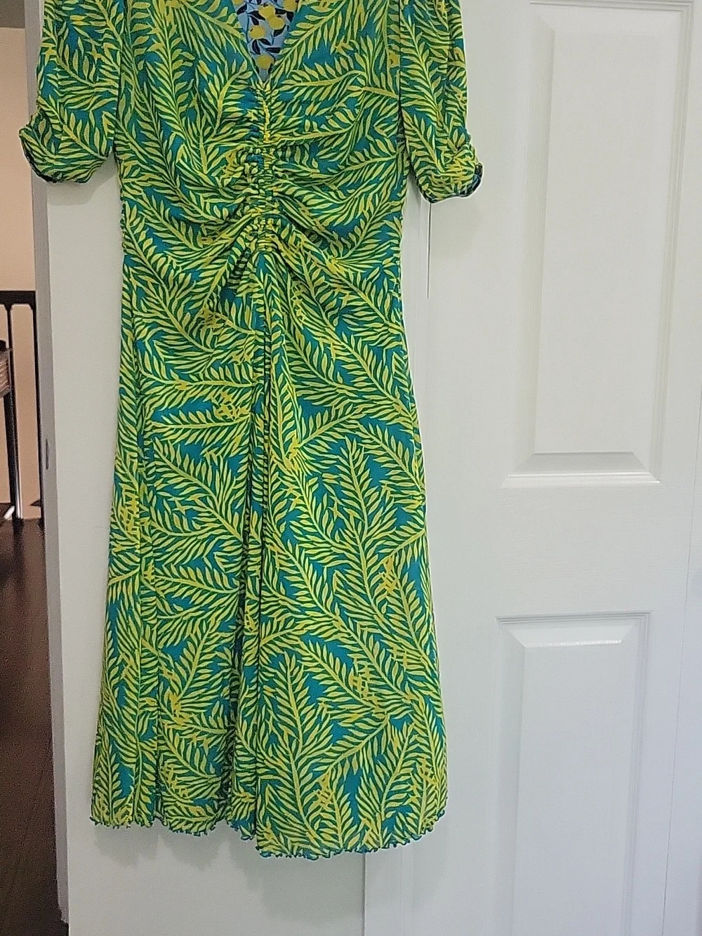 Diane Von Furstenberg Women’s Ruched V-Neck Dress - Reversible - Picture 3 of 10